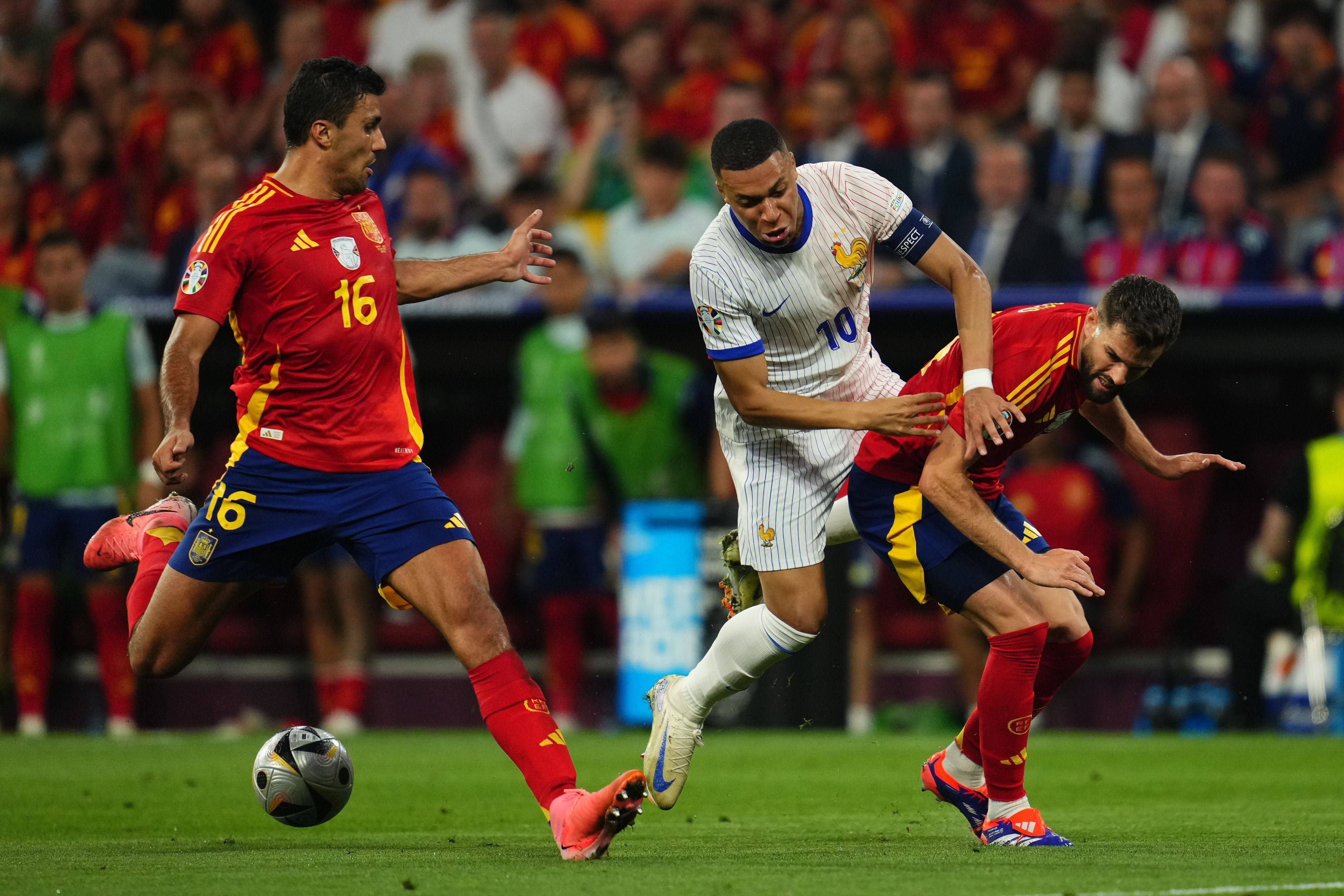 关于姆巴佩官方宣布战术调整新规，法国队引发争议！赛场气氛高涨的信息-金年会app