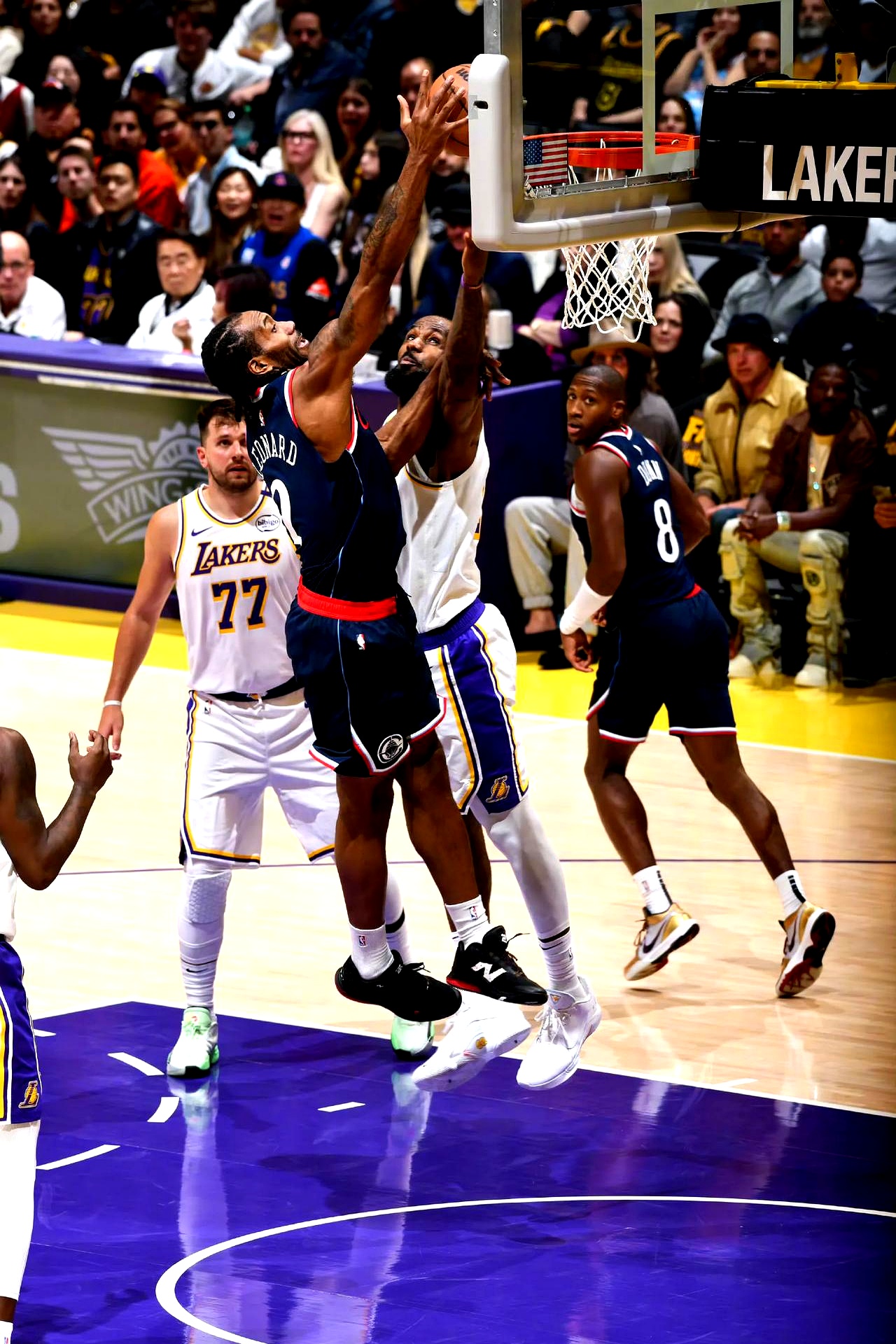 包含转折点！洛杉矶快船篮板制胜；NBA季后赛集结日攻防权衡；话题不断；医务组通报恢复的词条-金年会app